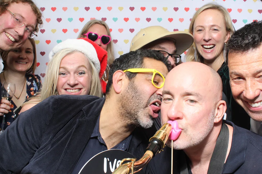 1764277270 v1gz2u c95df922579678b951a6d25e470ffae7